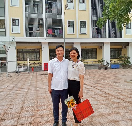 Cô Đào giáo viên dạy sinh học và hóa học của bác sĩ Chu tại Trường phổ thông dân tộc nội trú huyện Lục Nam, Bắc Giang